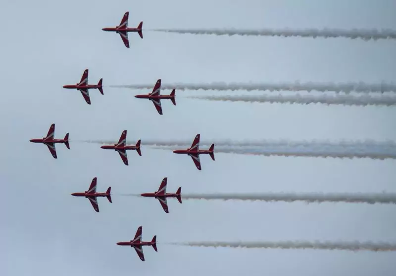 Section background - Red Arrows